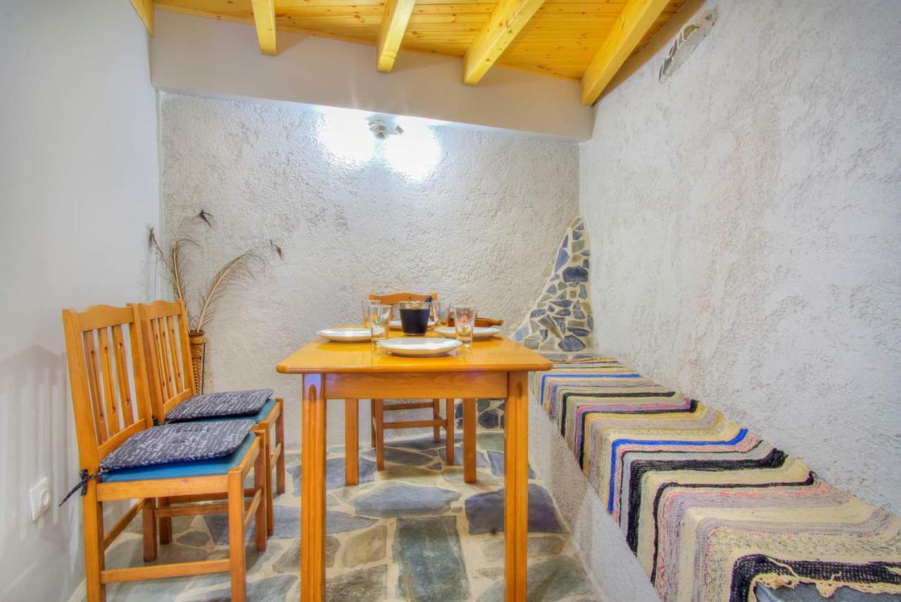 Παραδοσιακό Σπίτι Στο Χωριο Apartment Agioi Deka  Exterior foto