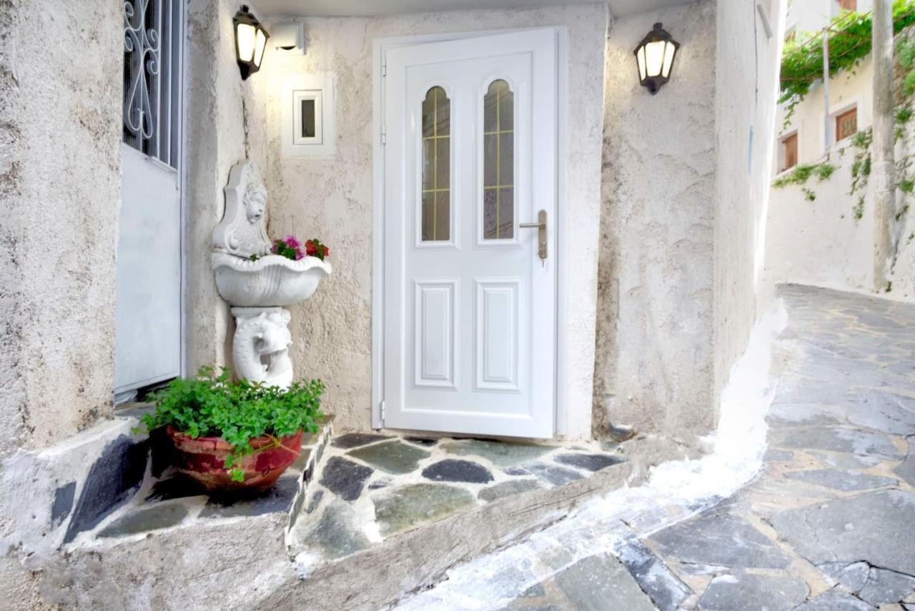 Παραδοσιακό Σπίτι Στο Χωριο Apartment Agioi Deka  Exterior foto